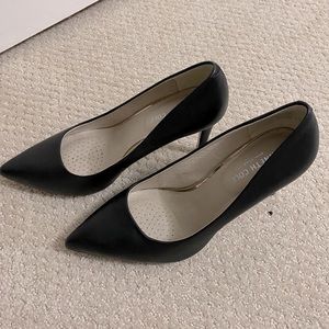 Kenneth Cole Riley pointed toe pumps